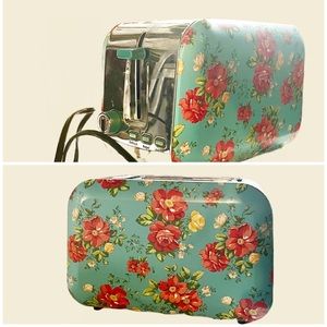 The Pioneer Woman Vintage Floral 2 Slice Toaster